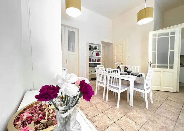 Hogyes Endre Apartment